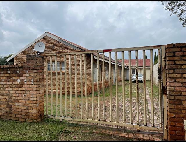 4 BEDROOM FREEHOLD FOR SALE IN EDENVALE CENTRAL
